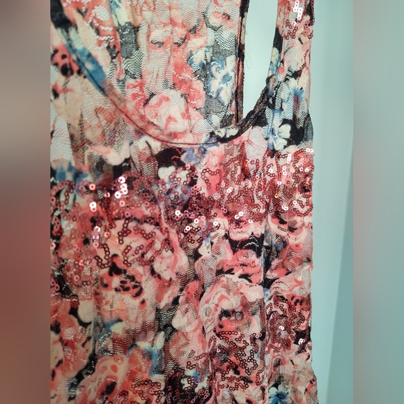 Sheer Sequin Floral Tank - Picture 5 of 7